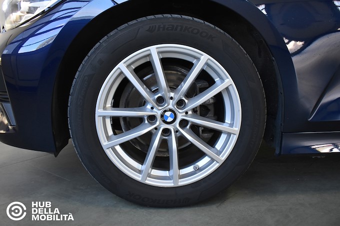 BMW 318d 48V Touring Business Advantage